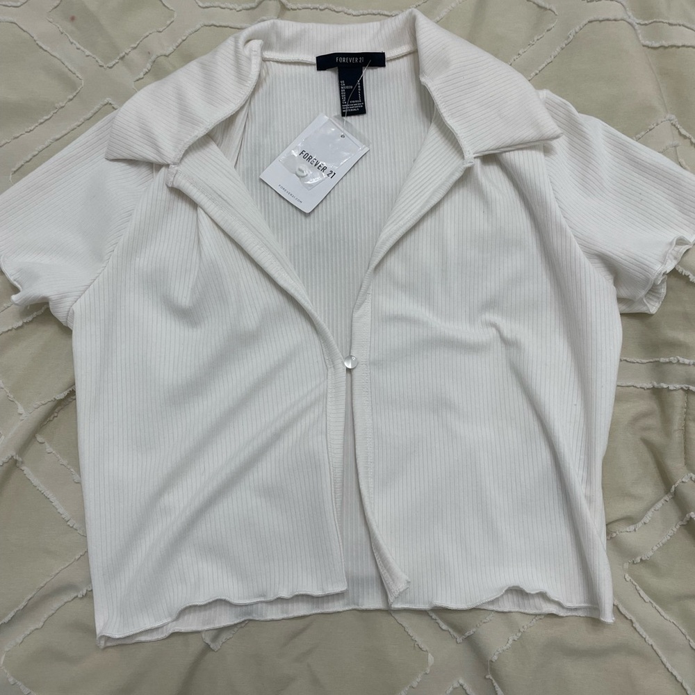 Forever 21 white button crop size L (with tag)
